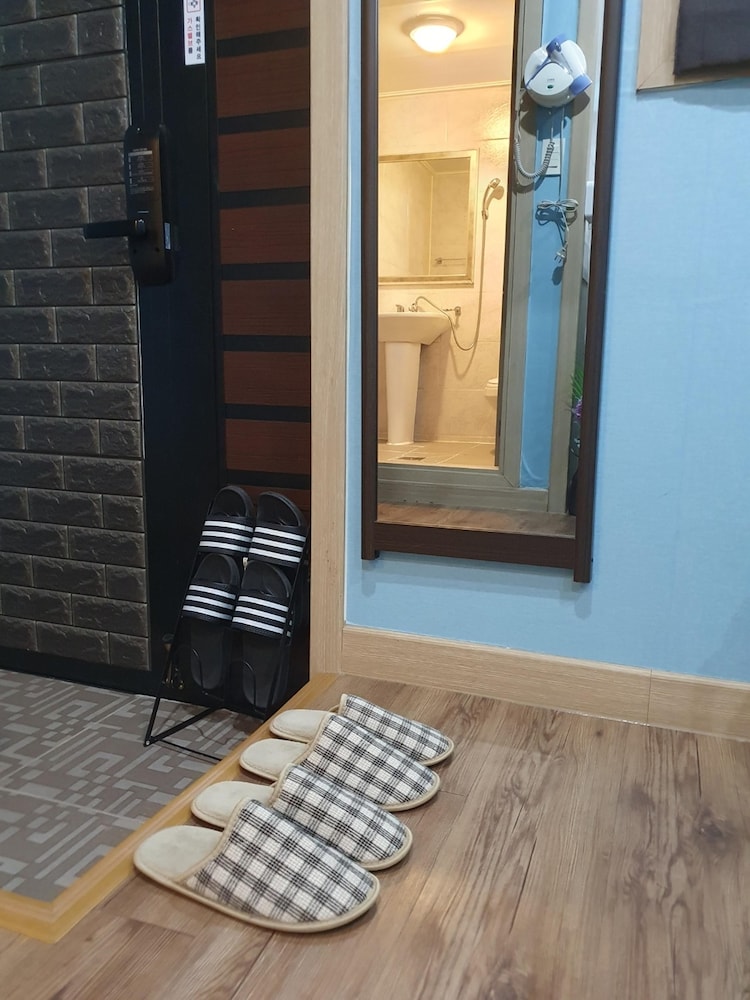 Basic Room, 1 Bedroom (Bongsunhwa) photo 2