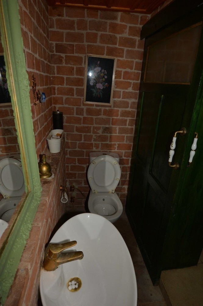 Stone Room (Basement) photo 3
