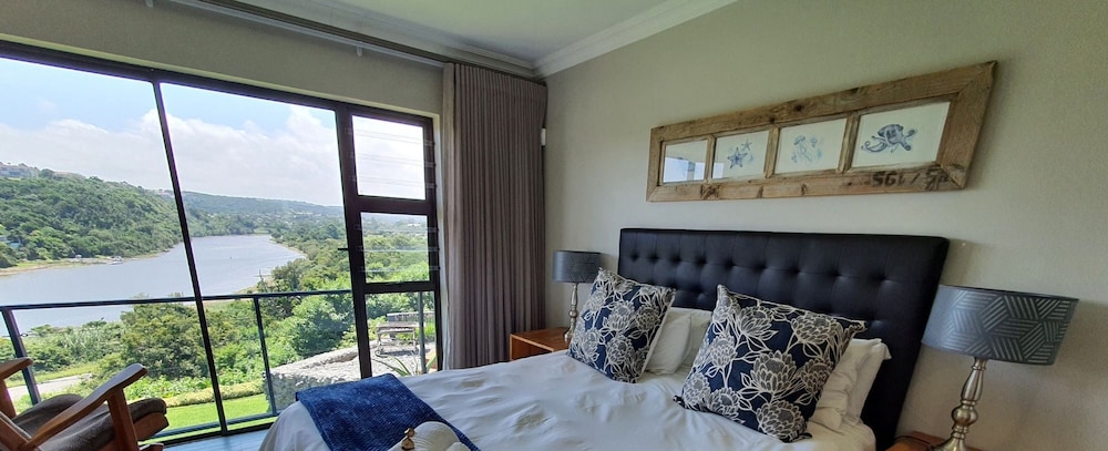 Blue Room with River View photo 1