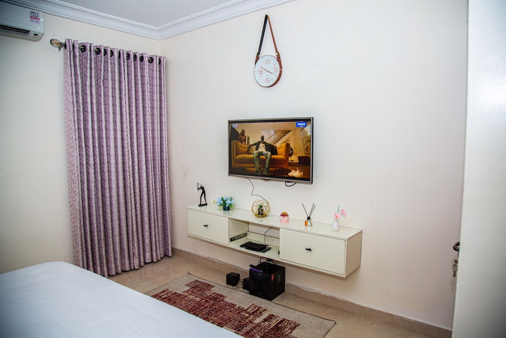 Luxury Apartment photo 3