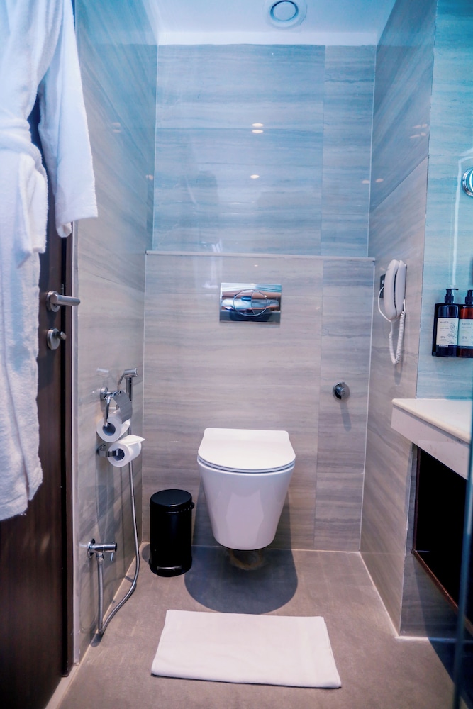 Premium Twin Room photo 2