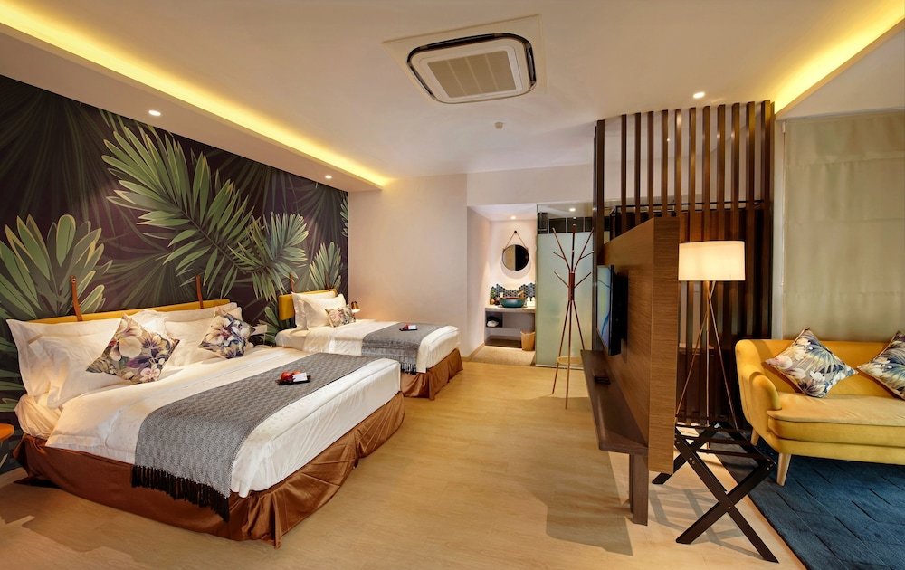Deluxe Family Room