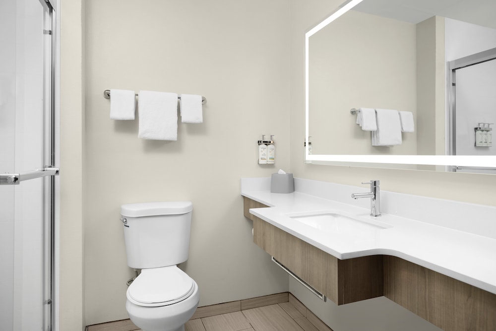 Suite, 2 Queen Beds (Walk-In Shower) - Photo 5
