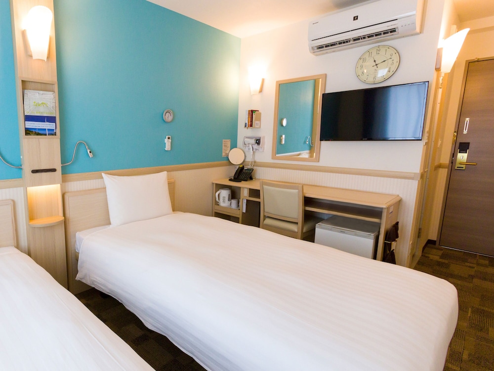 Twin Room, Smoking photo 3