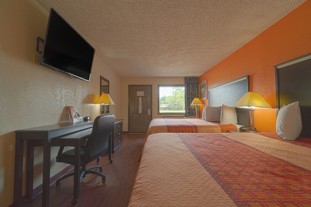 Room, Multiple Beds, Smoking photo 3