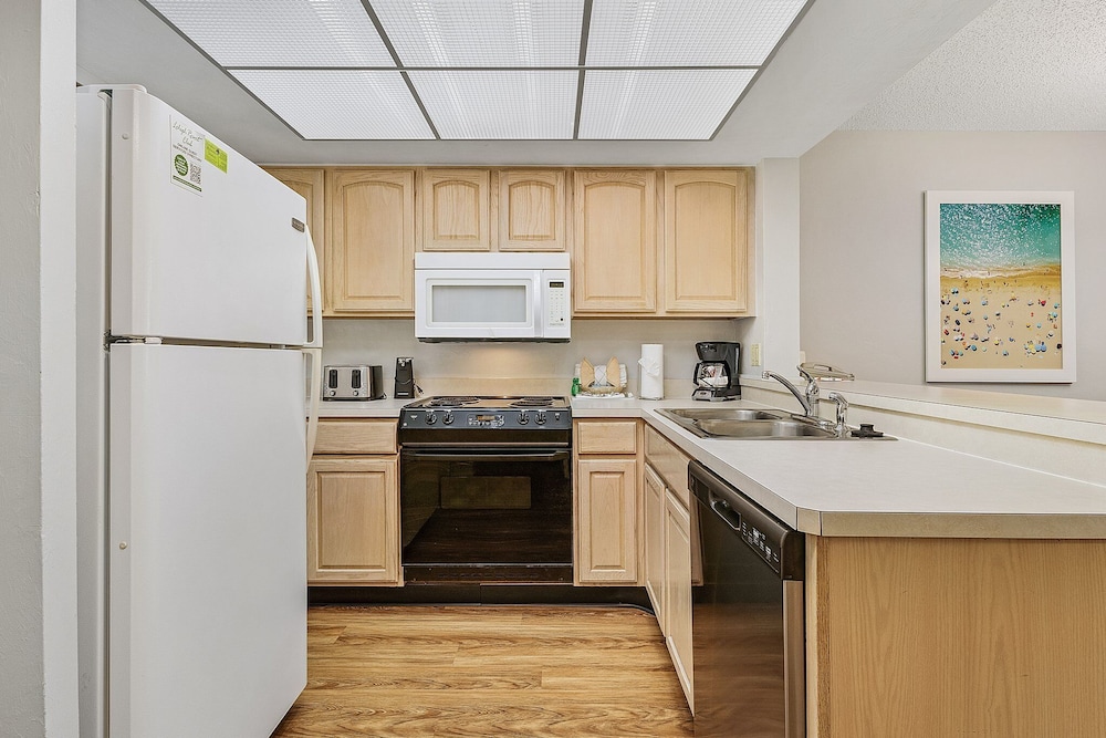 Suite, 2 Bedrooms, Ground Floor photo 3