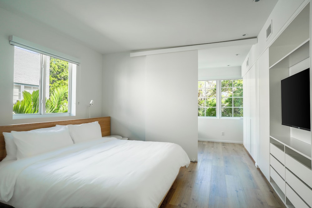 Design Apartment, Multiple Bedrooms photo 3