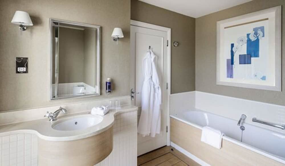 Superior Double or Twin Room, Sea View - Photo 5
