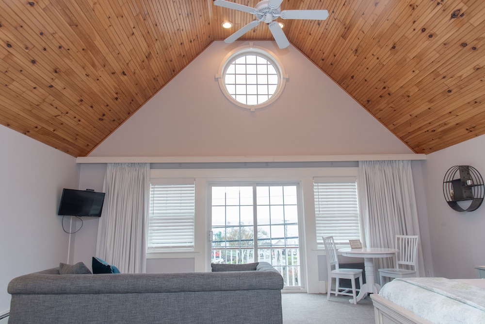 Great Diamond Island Suite photo 1