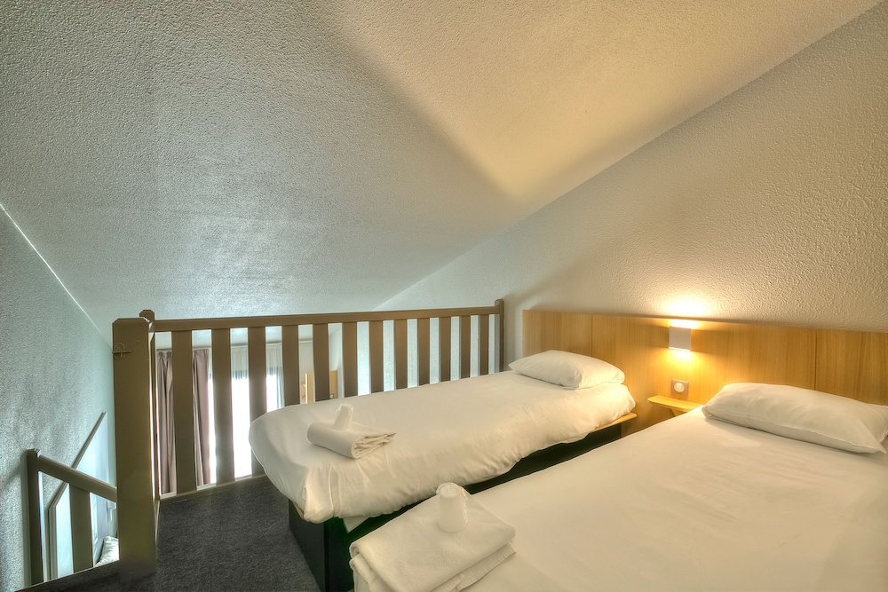 Quadruple Room, Non Smoking - Photo 4
