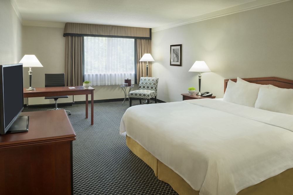 Traditional Room, 1 King Bed - Photo 1