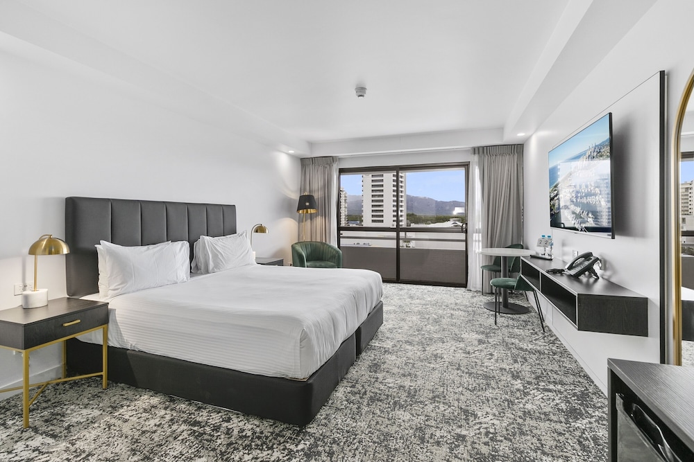 Standard Room, 1 King Bed - Photo 3