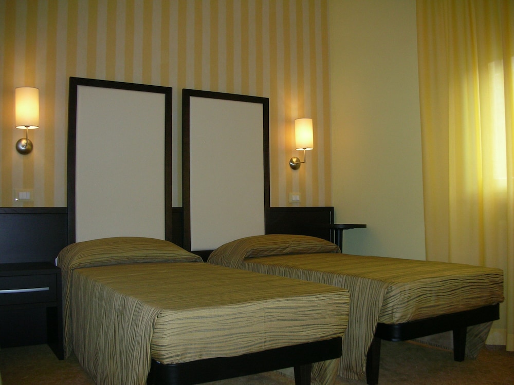 Economy Double Room photo 1