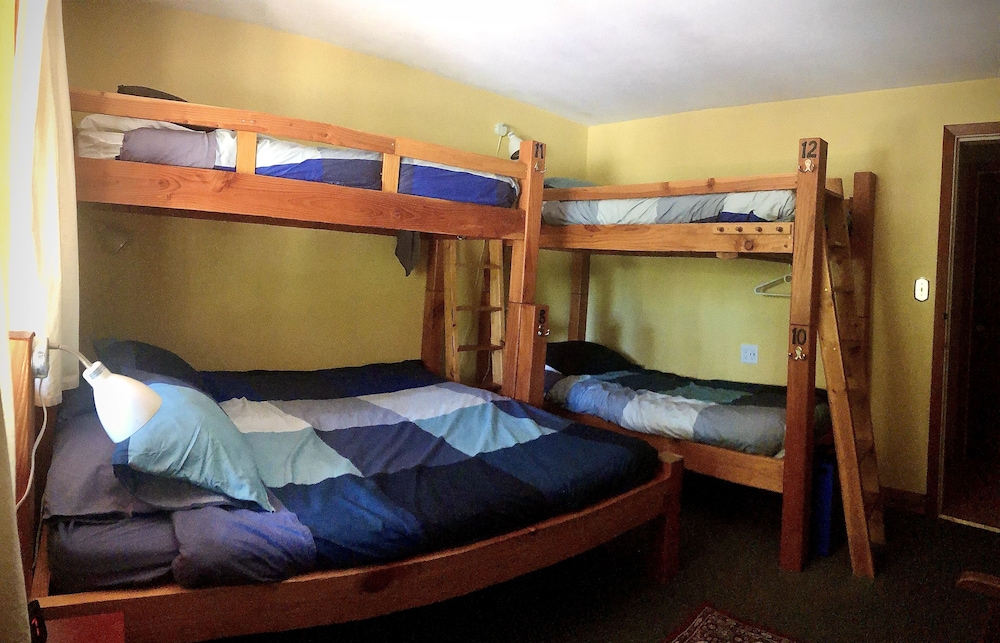 Family Room, Multiple Beds, Shared Bathroom (Cedar Family Room) photo 1