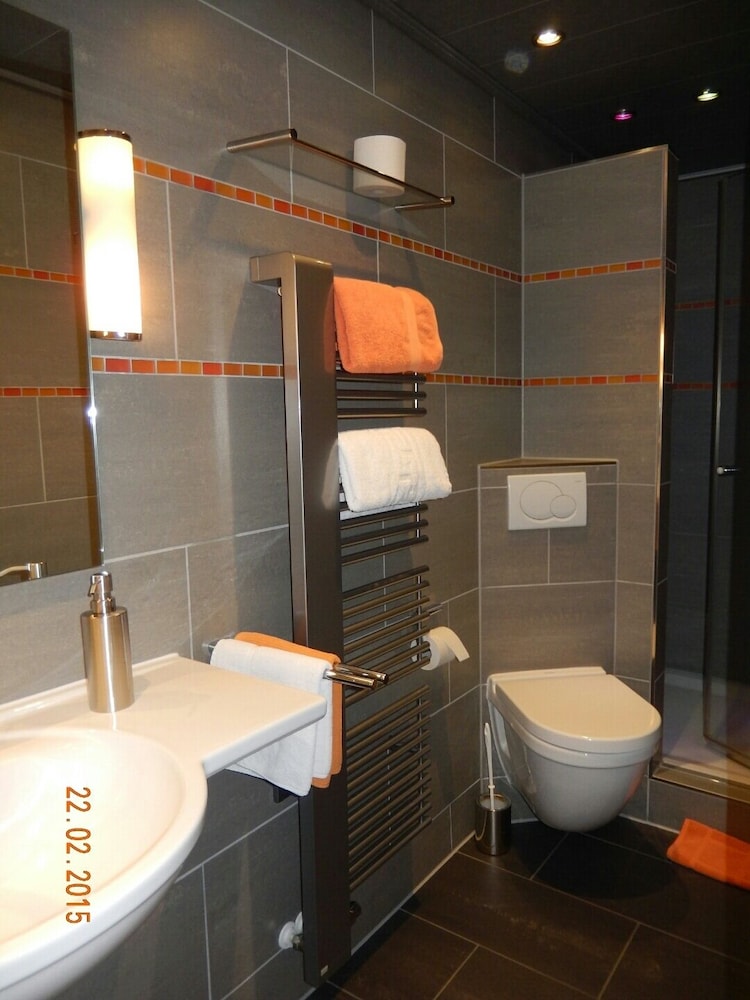 Family Room - Photo 8