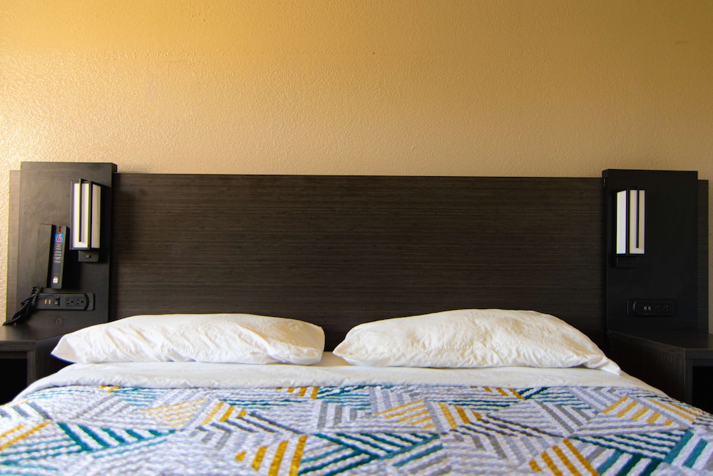 Standard Room, 1 Queen Bed, Non Smoking