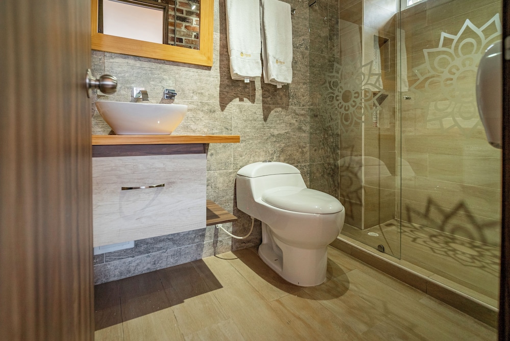 Quadruple Room, City View photo 2