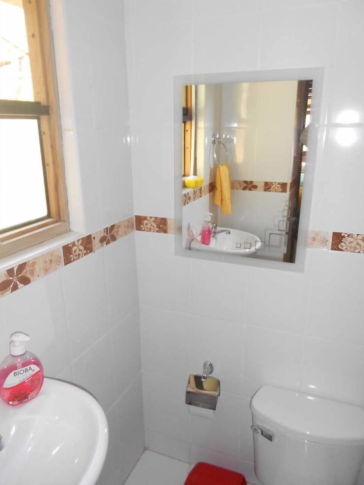 Family Room, 2 Bedrooms, Private Bathroom, Garden Area photo 2