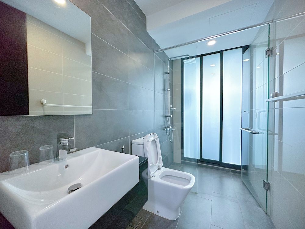 Comfort Studio, 1 Queen Bed, Non Smoking, Balcony photo 3