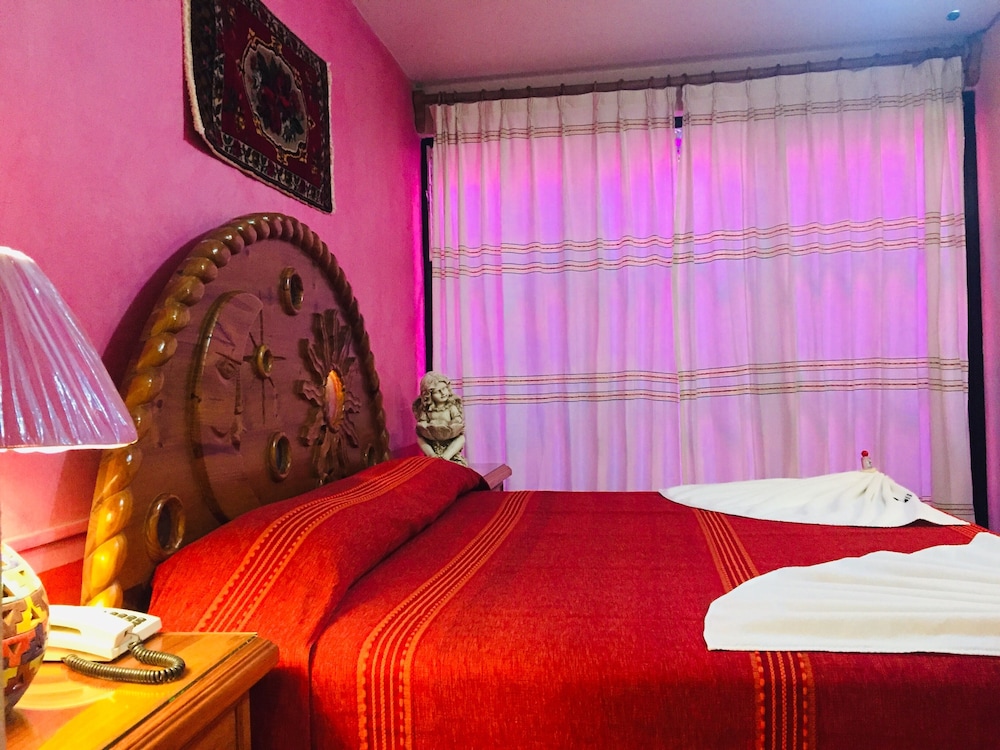 Superior Room, 1 King Bed photo 1
