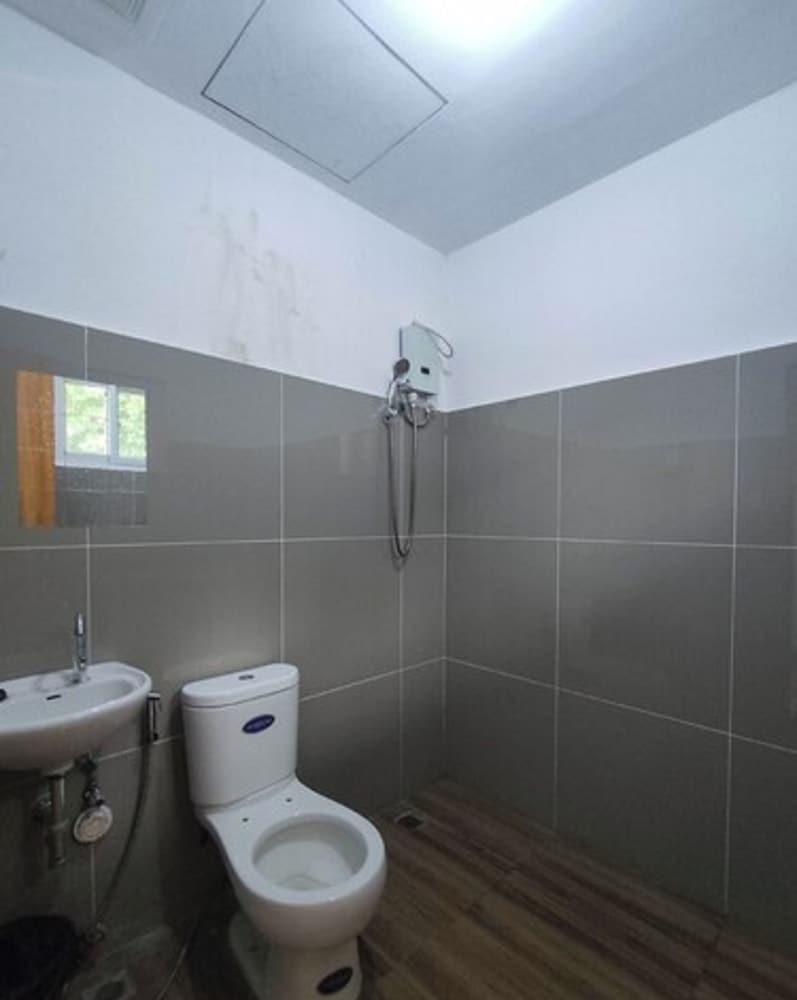 Family Room - Photo 5