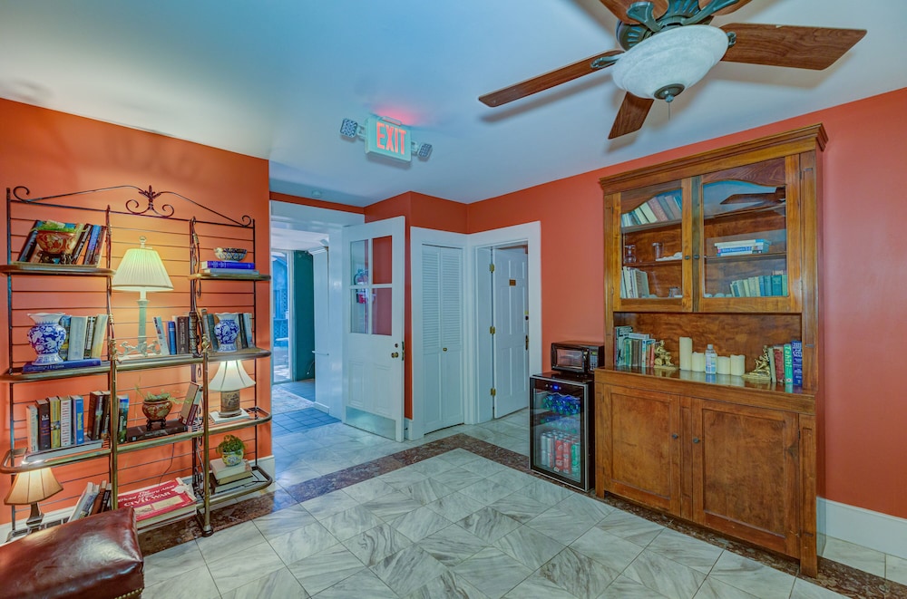 Dixie Suite photo 3