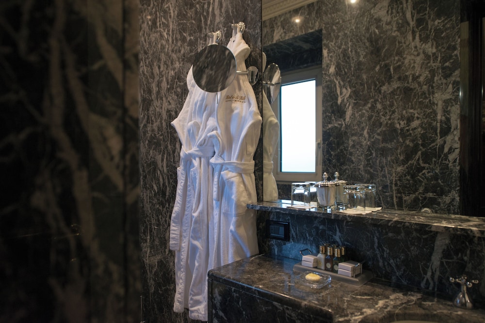 Superior Double or Twin Room - Photo 7