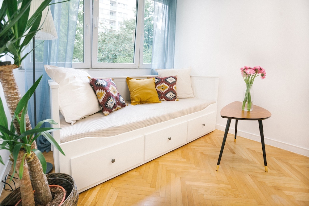 Apartment, 2 Bedrooms - Photo 2