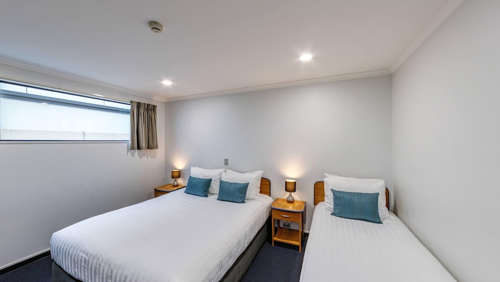 Two Bedroom Apartment with Spa Bath Ground Floor - Photo 3