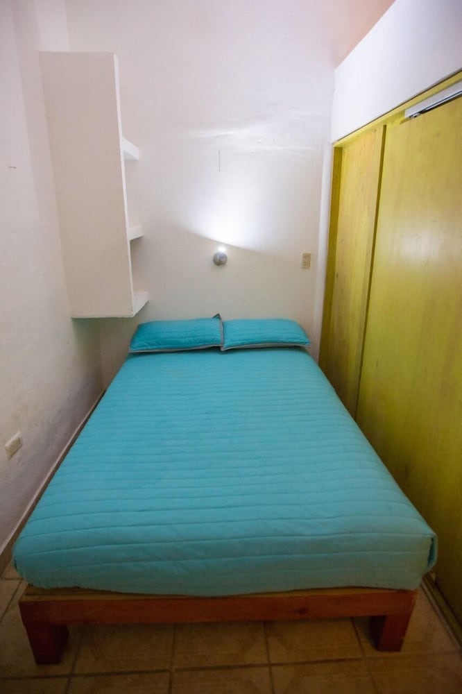Basic Double Room, Shared Bathroom photo 1