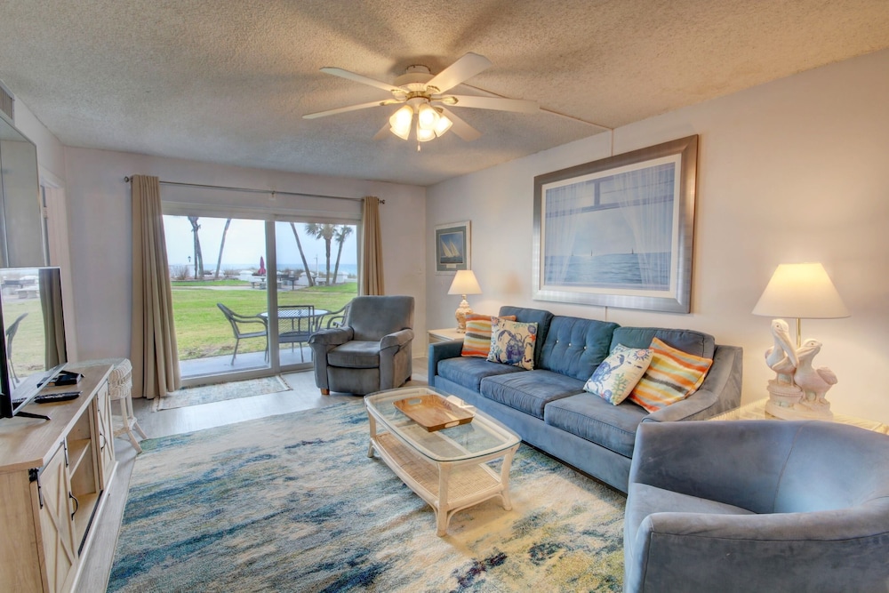 Condo, 2 Bedrooms