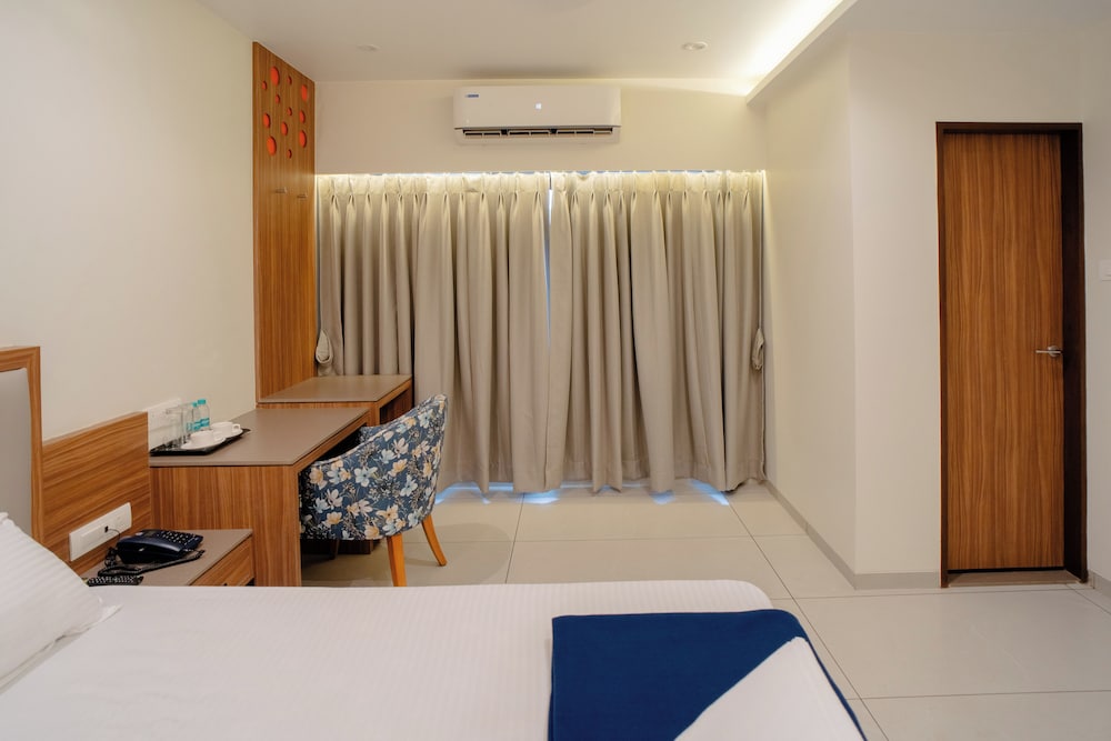 Deluxe Room - Photo 7