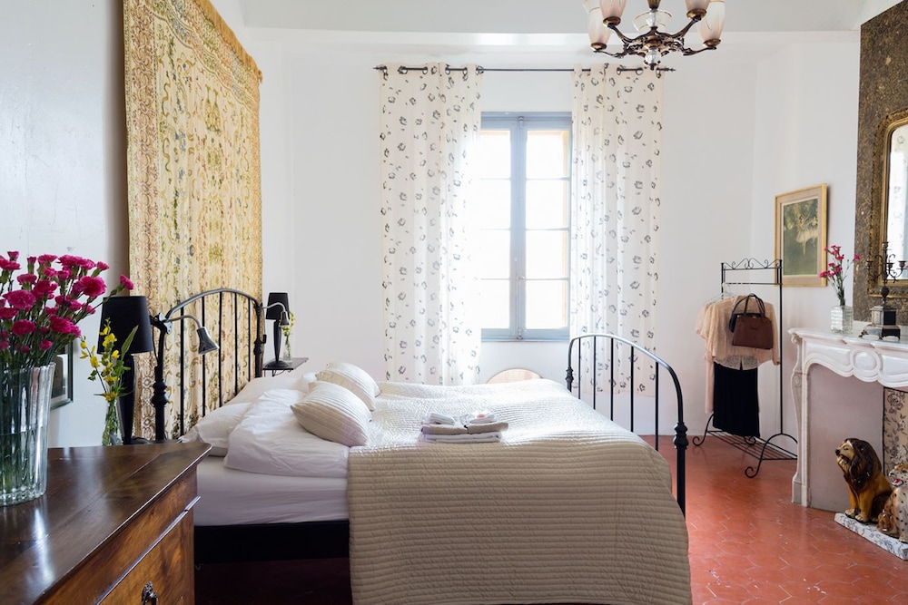 Double Room, Private Bathroom (Coco Chanel) photo 1