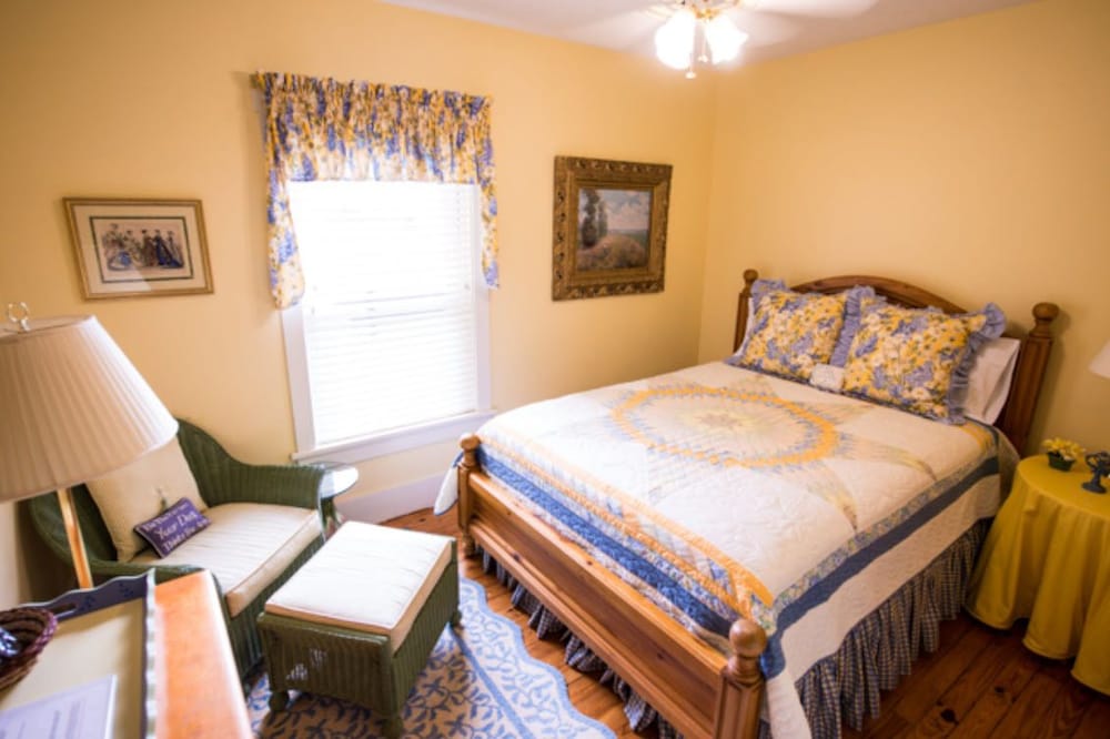 Four Roses Room photo 1