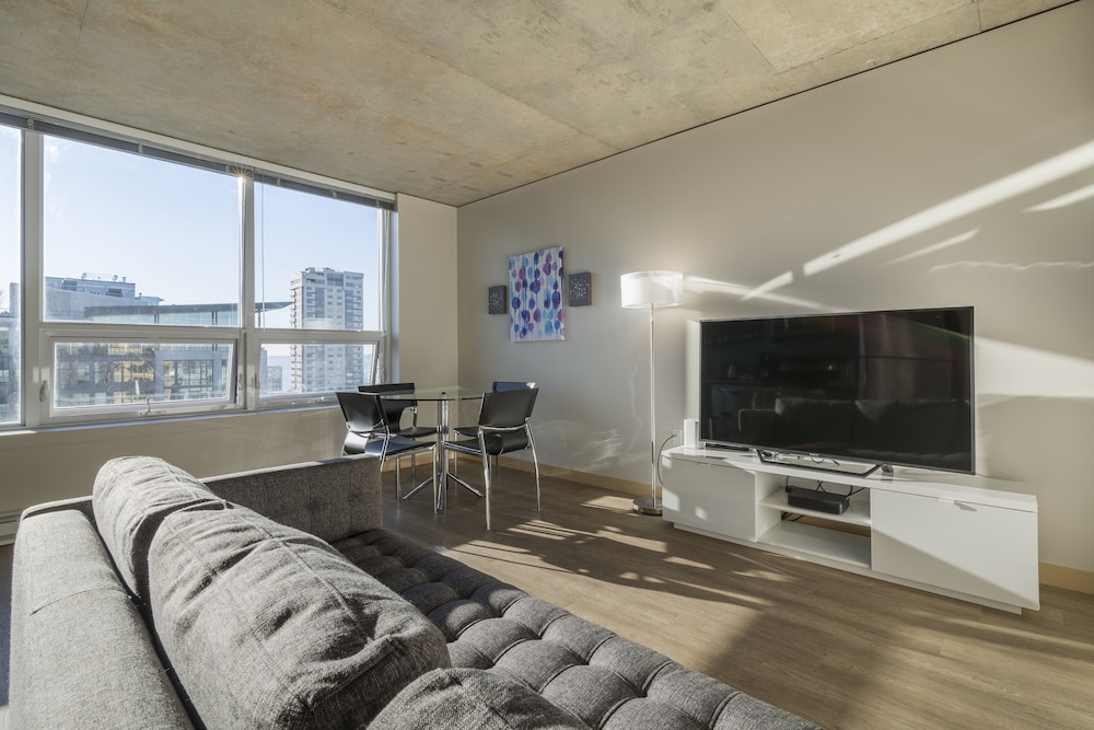 Business Condo, 1 Bedroom, Kitchen, City View (4th Ave and Denny Way)