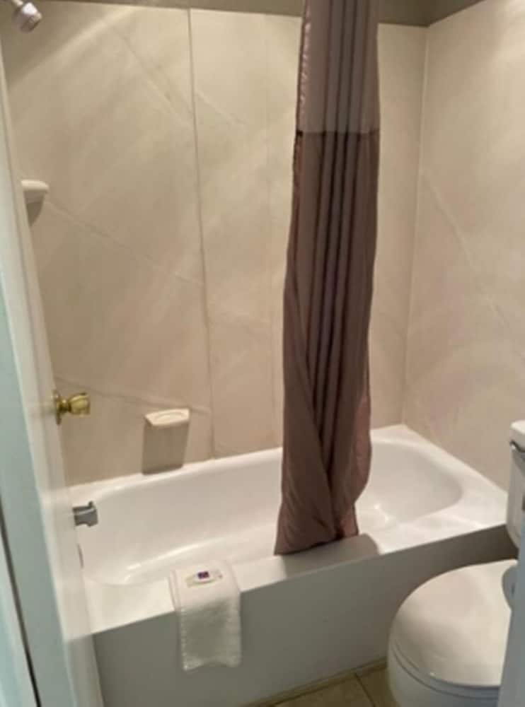 Standard Room, 2 Double Beds, Non Smoking - Photo 3