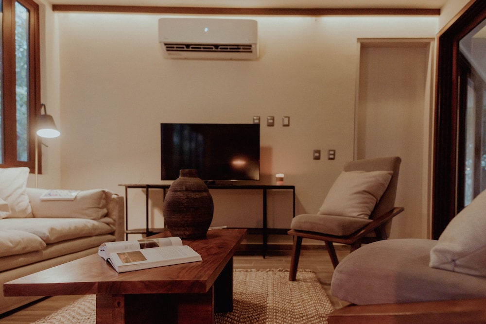 Luxury Suite, 1 Bedroom - Photo 8
