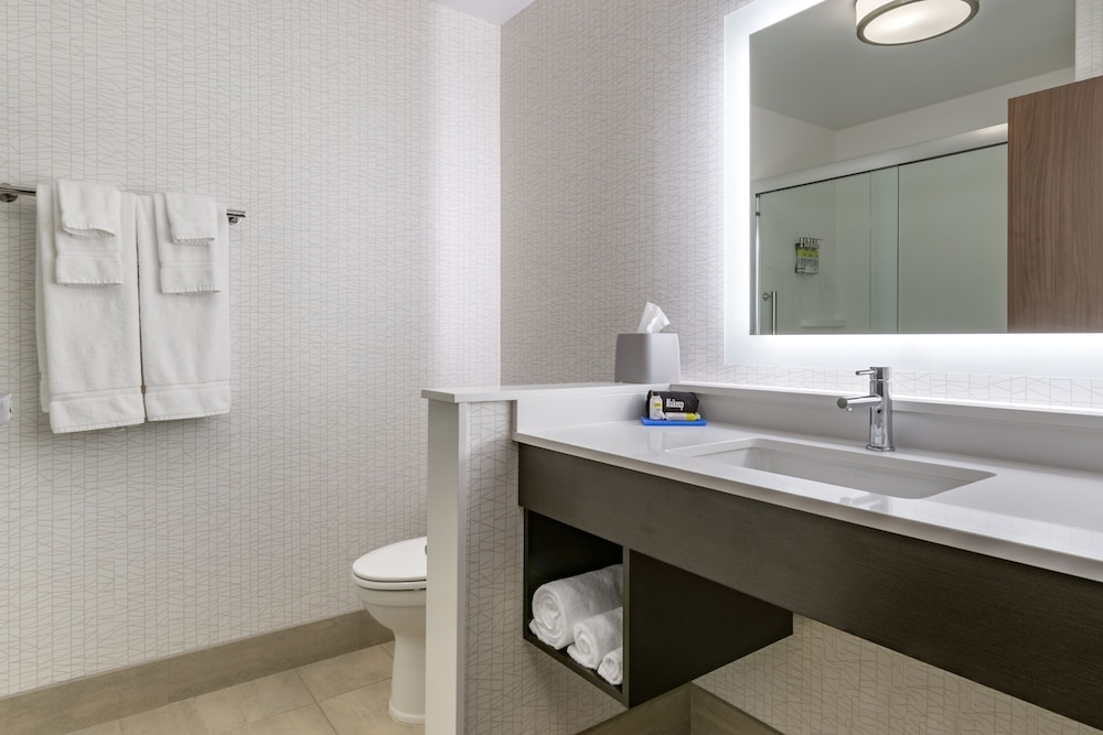 Suite, 2 Queen Beds - Photo 4