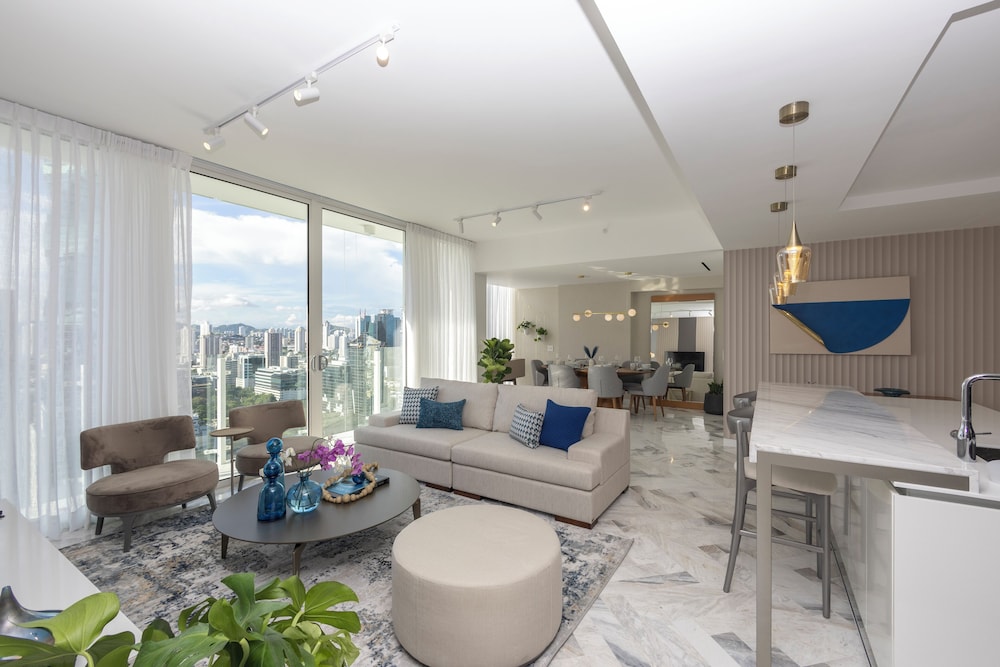 Luxury Apartment, City View photo 3