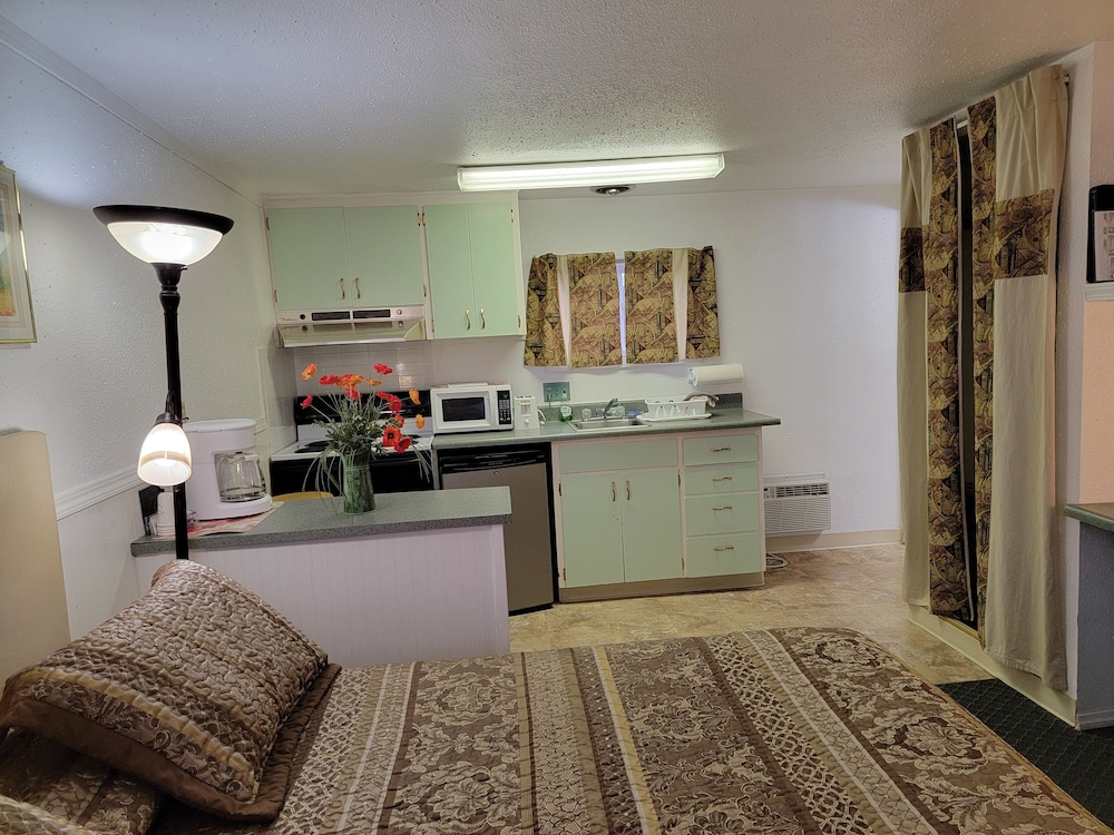 Deluxe Studio Suite