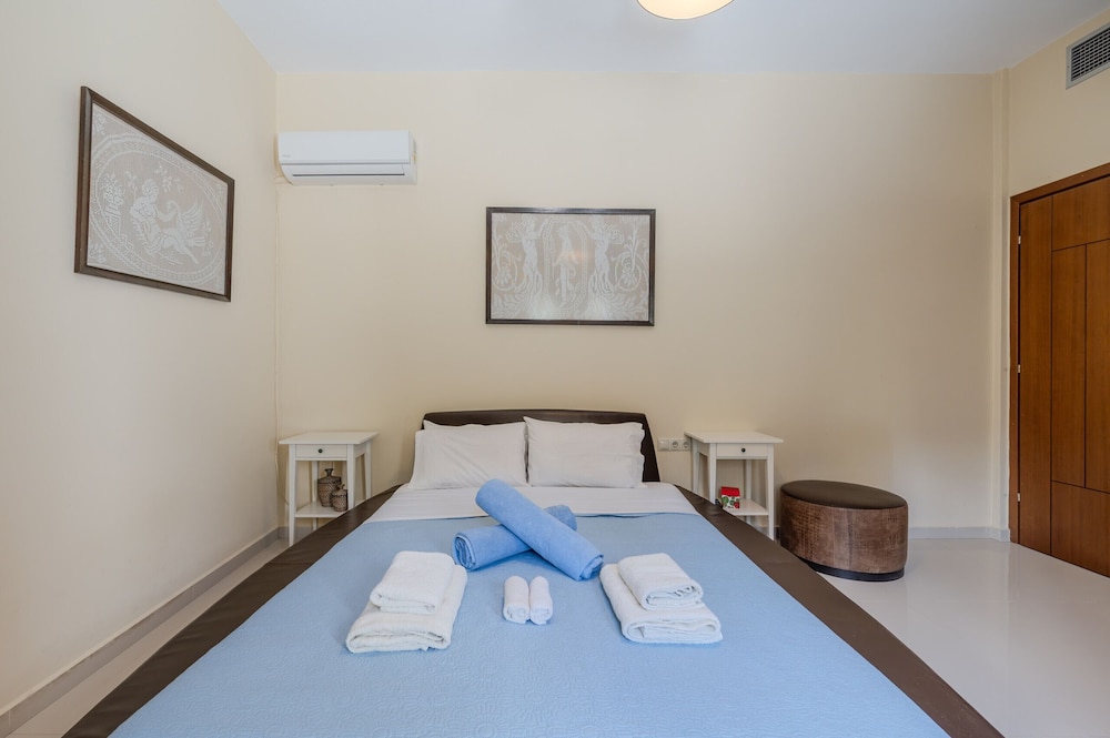 Villa, 4 Bedrooms, Smoking, Private Pool