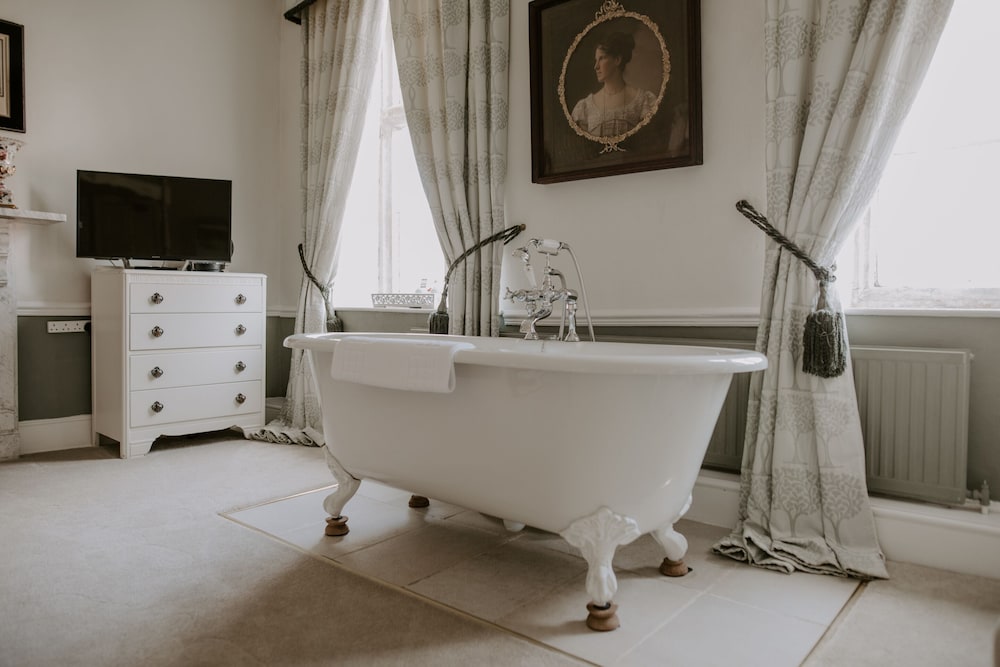 Superior Double Room, Ensuite (Lady'S Room) - Photo 6