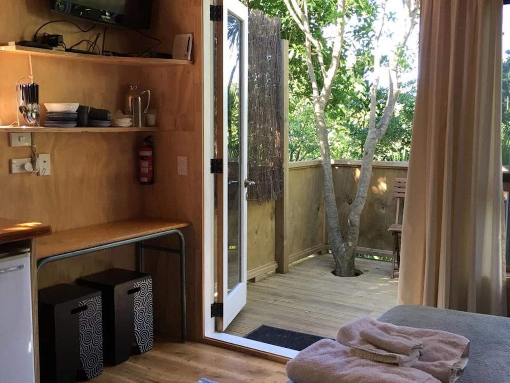 Driftwood Bungalow photo 2