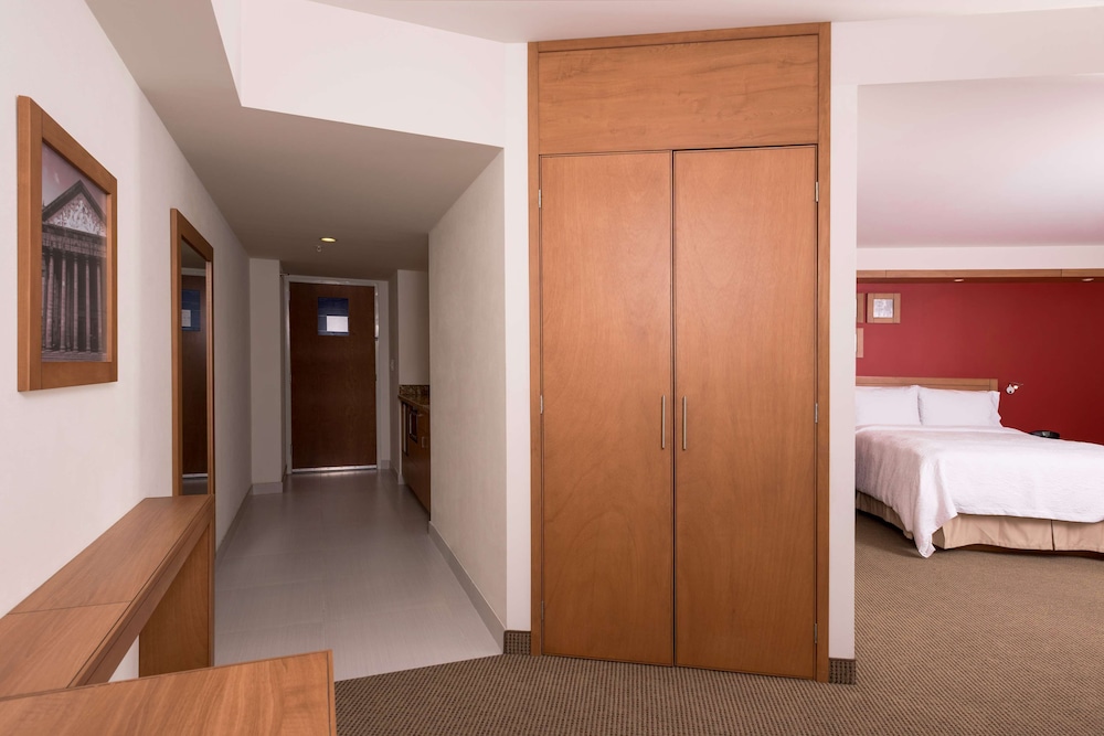 Room with Two Queen Beds - Non-Smoking