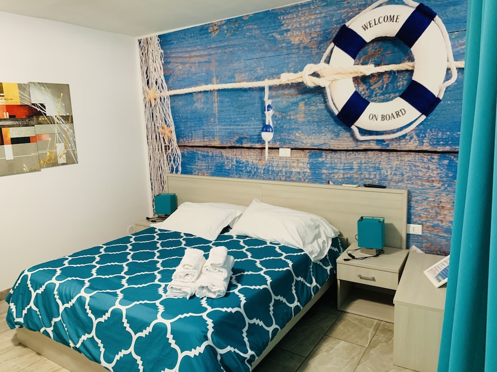 Basic Triple Room photo 1