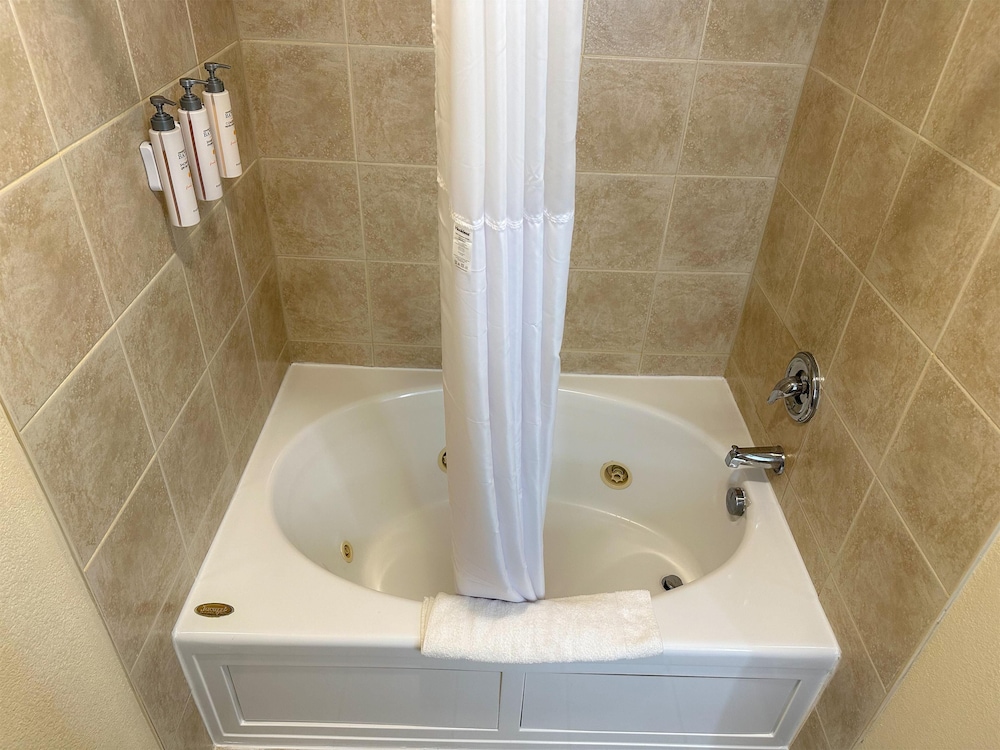 Suite, 1 King Bed with Sofa bed, Jetted Tub photo 1