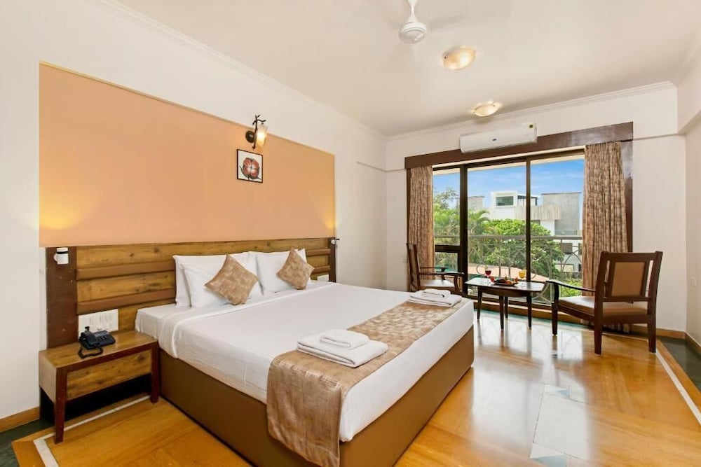 Deluxe Double Room, Pool View photo 2
