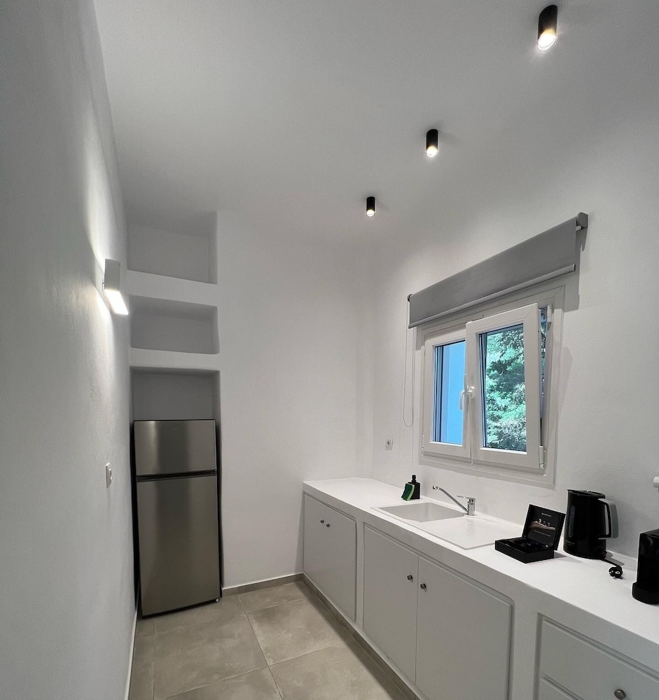 Condo - Photo 5