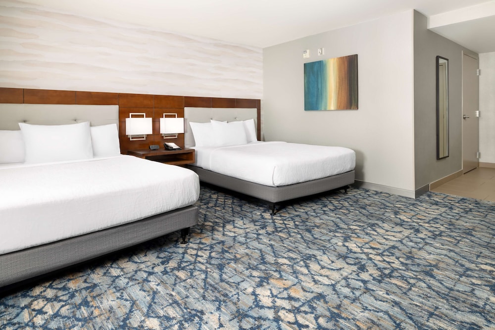 Room, 2 Queen Beds, Accessible, Bathtub (Mobility Accessible w/ Tub) photo 3
