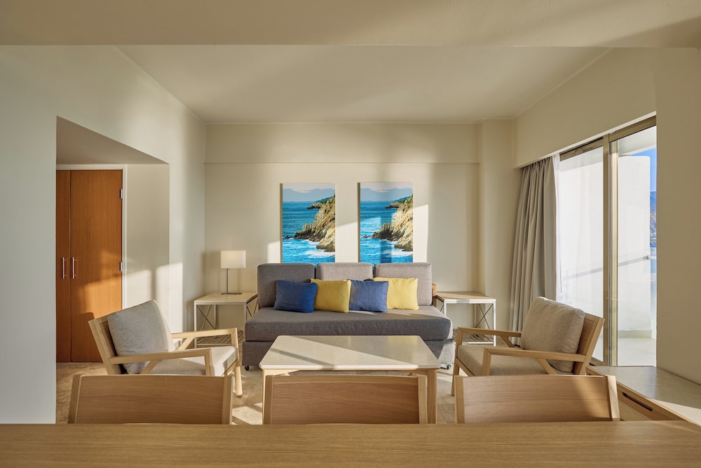 Master Suite, 3 bedrooms, Plus - Photo 3